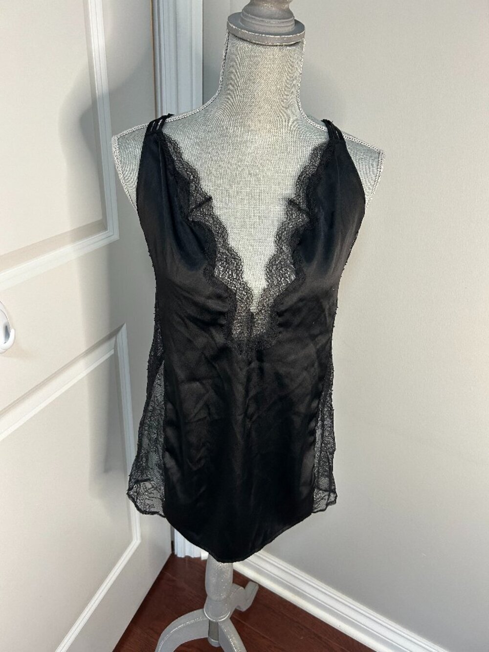 Victoria's Secret Black Silky Chamise w Lace Detail NWOT Size M